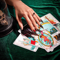 SALON PERFECT NAIL 232 BLACK GOLD HEART STILLETO  stylized image hand shot 
