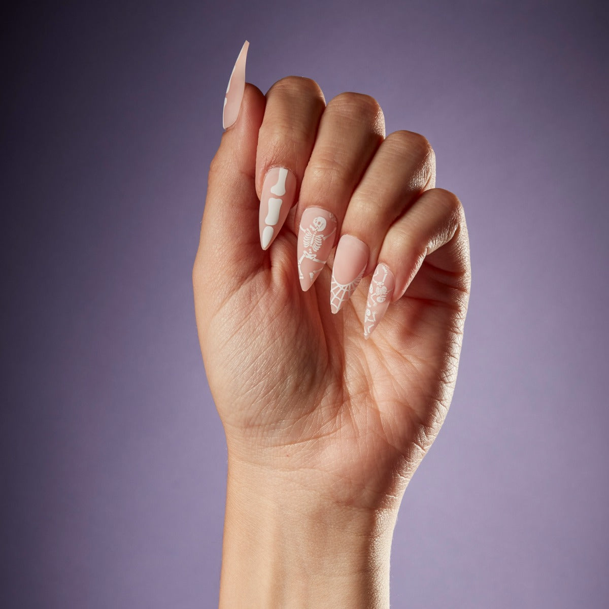 SALON PERFECT NAIL 234 MATTE WHITE BONES hand shot 