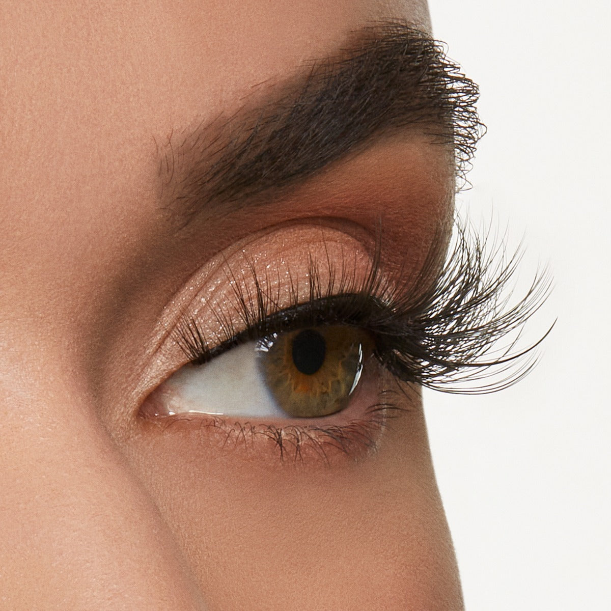 A side view close up eye shot of Salon Perfect Wisper Wink 685 lash 
