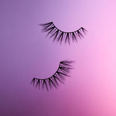 A floating lash shot of Salon Perfect Wisper Wink 685 lash out of packaging
